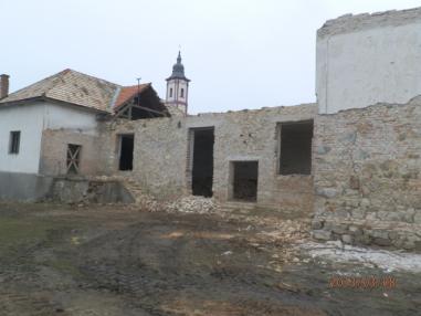 Búracie práce na starom KD vo Veľkej nad Ipľom-marec 2013
Búracie práce na starom KD vo Veľkej nad Ipľom-marec 2013