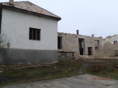Búracie práce na starom KD vo Veľkej nad Ipľom-marec 2013
Búracie práce na starom KD vo Veľkej nad Ipľom-marec 2013