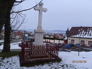 Rímskokatolický farský kostol -okolie. Rímskokatolický farský kostol -okolie.