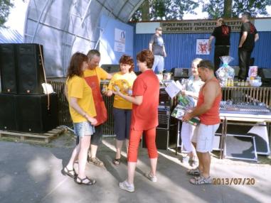 Účastníci festivalu. Účastníci festivalu.