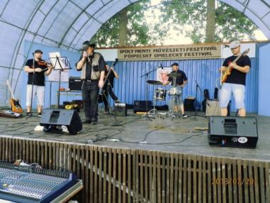 Účastníci festivalu. Účastníci festivalu.