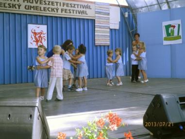 Účastníci festivalu. Účastníci festivalu.