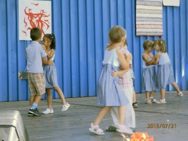 Účastníci festivalu. Účastníci festivalu.