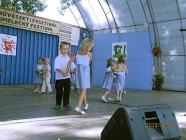 Účastníci festivalu. Účastníci festivalu.