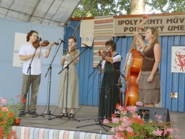Účastníci festivalu. Účastníci festivalu.