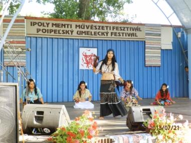 Účastníci festivalu. Účastníci festivalu.