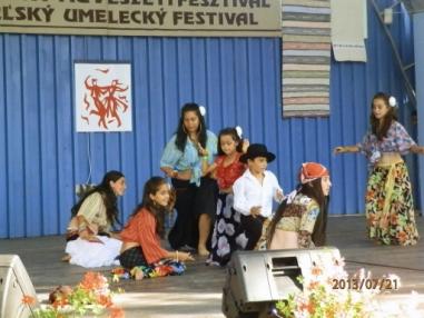Účastníci festivalu. Účastníci festivalu.