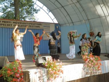 Účastníci festivalu. Účastníci festivalu.