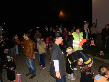 Sprievod bol veľkým zážitkom pre malých aj veľkých. Sprievod bol veľkým zážitkom pre malých aj veľkých.