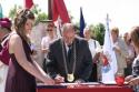 Zmluvu o spoluprácu podpisuje starosta obce Veľká nad Ipľom Zmluvu o spoluprácu podpisuje starosta obce Veľká nad Ipľom