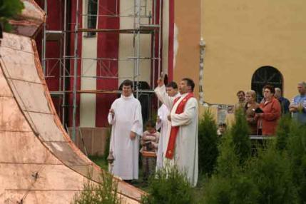 Slávnostná vysviacka veže s modlitbou Slávnostná vysviacka veže s modlitbou