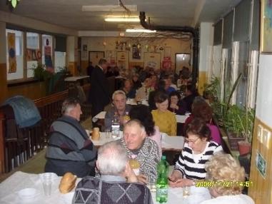 Večer s dôchodcami.
Večer s dôchodcami.