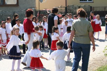 Kultúrnym programom nás pobavili žiaci zo základnej školy a škôlkáry
Kultúrnym programom nás pobavili žiaci zo základnej školy a škôlkáry