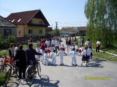 Kultúrnym programom nás pobavili žiaci zo základnej školy a škôlkáry
Kultúrnym programom nás pobavili žiaci zo základnej školy a škôlkáry