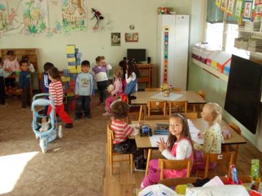 Škôlkari s učiteľkami MŠ
Škôlkari s učiteľkami MŠ