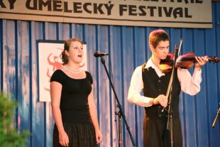 Program počas Poipeľských kultúrnych slávností Program počas Poipeľských kultúrnych slávností
