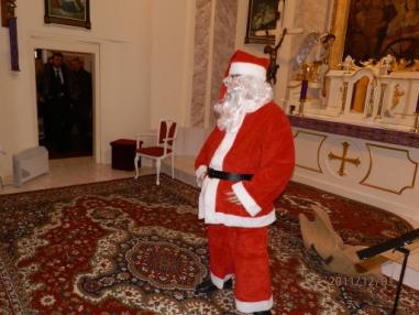 Chvíle koncertu a rozdávania mikulášských darčekov Chvíle koncertu a rozdávania mikulášských darčekov