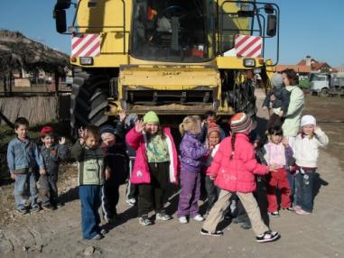 Deti počas návštevy na farme
Deti počas návštevy na farme