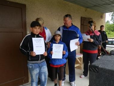 Účastníci sa zapájali súťaží a do rôznych atrakcií pre deti.
Účastníci sa zapájali súťaží a do rôznych atrakcií pre deti.