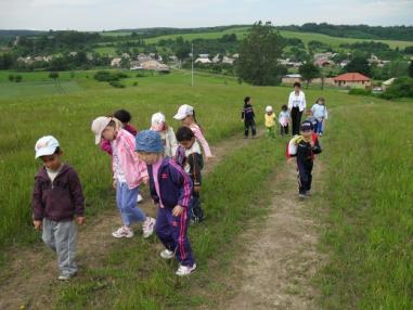Deti sa tešili z návštevy Jelšovca a okolia.
Deti sa tešili z návštevy Jelšovca a okolia.
