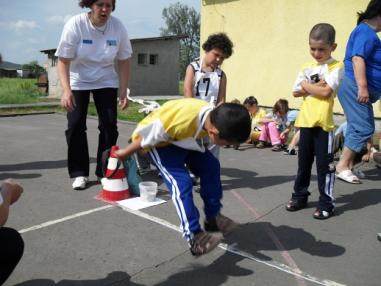 Súťažný deň a účastníci športových disciplín.
Súťažný deň a účastníci športových disciplín.