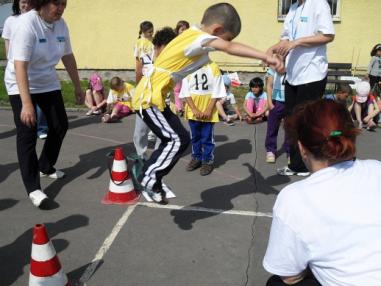 Súťažný deň a účastníci športových disciplín.
Súťažný deň a účastníci športových disciplín.