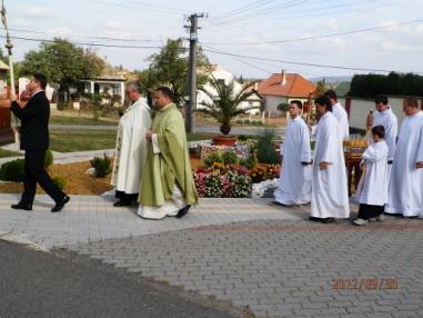 Slávnostné momenty z privítania relikvie.
Slávnostné momenty z privítania relikvie.