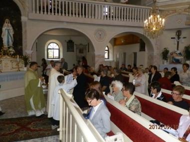 Slávnostné momenty z privítania relikvie.
Slávnostné momenty z privítania relikvie.
