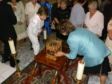 Slávnostné momenty z privítania relikvie.
Slávnostné momenty z privítania relikvie.