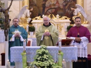 Slávnostné momenty z privítania relikvie.
Slávnostné momenty z privítania relikvie.