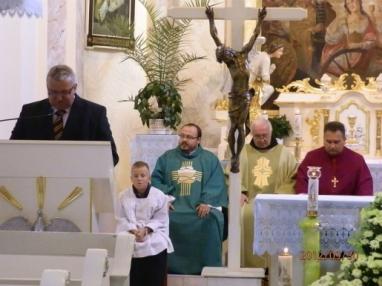 Slávnostné momenty z privítania relikvie.
Slávnostné momenty z privítania relikvie.