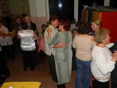 Posedenie a kultúrny program pre dôchodcov. Posedenie a kultúrny program pre dôchodcov.