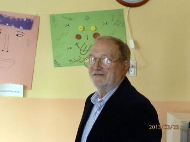 Beszélgetés a neves magyar tudós és TV-s személyiséggel-Beseda son známym maďarským vedcom.
Beszélgetés a neves magyar tudós és TV-s személyiséggel-Beseda son známym maďarským vedcom.