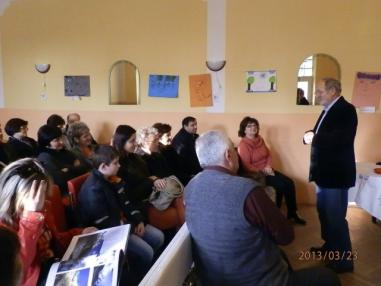 Beszélgetés a neves magyar tudós és TV-s személyiséggel-Beseda son známym maďarským vedcom.
Beszélgetés a neves magyar tudós és TV-s személyiséggel-Beseda son známym maďarským vedcom.