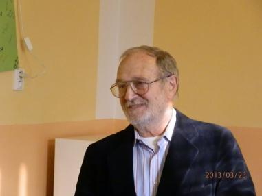 Beszélgetés a neves magyar tudós és TV-s személyiséggel-Beseda son známym maďarským vedcom.
Beszélgetés a neves magyar tudós és TV-s személyiséggel-Beseda son známym maďarským vedcom.