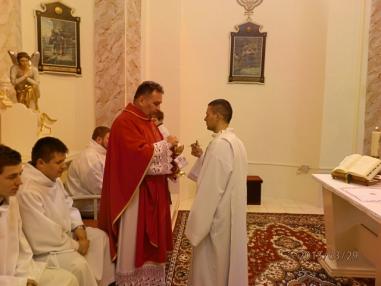 Okamihy liturgie uctievania svätého kríža.
Okamihy liturgie uctievania svätého kríža.