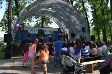 Kultúrny program a účastníci Dňa rómov
Kultúrny program a účastníci Dňa rómov