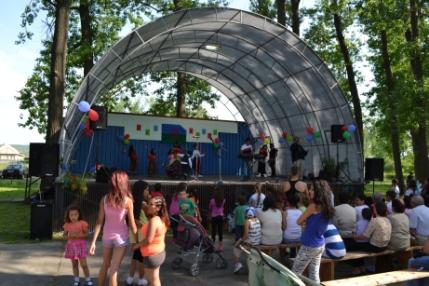 Kultúrny program a účastníci Dňa rómov
Kultúrny program a účastníci Dňa rómov