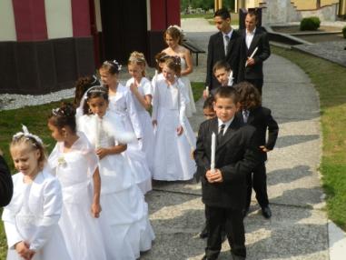 Prvé sv.prijímanie vo farskom kostole.
Prvé sv.prijímanie vo farskom kostole.