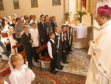 Prvé sv.prijímanie vo farskom kostole.
Prvé sv.prijímanie vo farskom kostole.