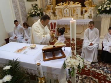 Prvé sv.prijímanie vo farskom kostole.
Prvé sv.prijímanie vo farskom kostole.