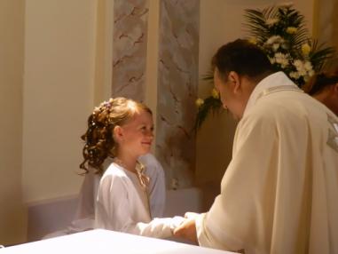 Prvé sv.prijímanie vo farskom kostole.
Prvé sv.prijímanie vo farskom kostole.
