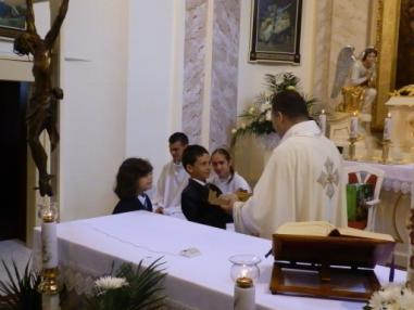 Prvé sv.prijímanie vo farskom kostole.
Prvé sv.prijímanie vo farskom kostole.