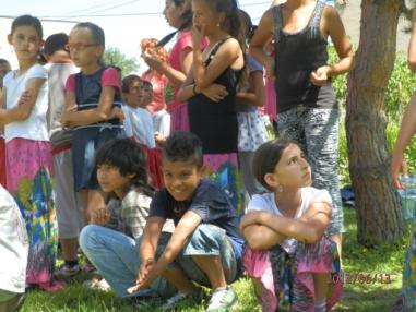 Kultúrny program s váľaním mája Kultúrny program s váľaním mája