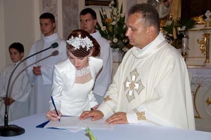 Sobášny obrad spojený so sv. omšou. Sobášny obrad spojený so sv. omšou.