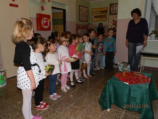 Fotogaléria Vianočný program detí MŠ-19.12.2013 (73) Vianočný program detí MŠ-19.12.2013