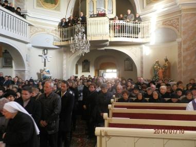 Posledné S Bohom! od veriacich vo Velikej. Posledné S Bohom! od veriacich vo Velikej.