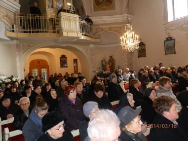 ICLic.Mgr. Peter Manduch sa predstavuje na prvej omši vo farskom kostole. ICLic.Mgr. Peter Manduch sa predstavuje na prvej omši vo farskom kostole.