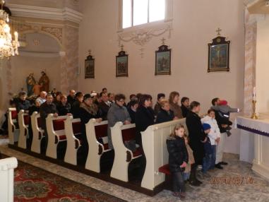 ICLic.Mgr. Peter Manduch sa predstavuje na prvej omši vo farskom kostole. ICLic.Mgr. Peter Manduch sa predstavuje na prvej omši vo farskom kostole.