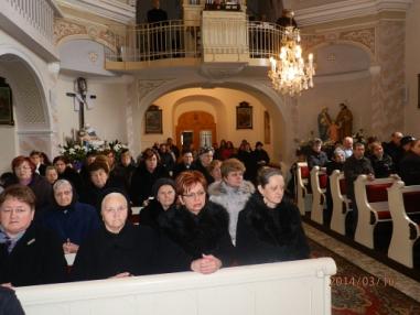 ICLic.Mgr. Peter Manduch sa predstavuje na prvej omši vo farskom kostole. ICLic.Mgr. Peter Manduch sa predstavuje na prvej omši vo farskom kostole.